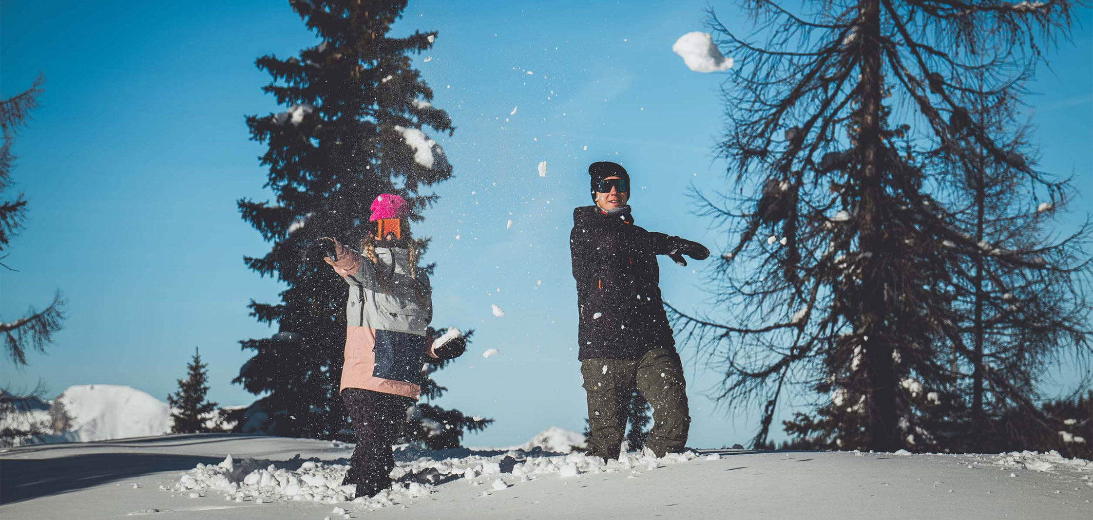 Winterfun Schneeballschlacht