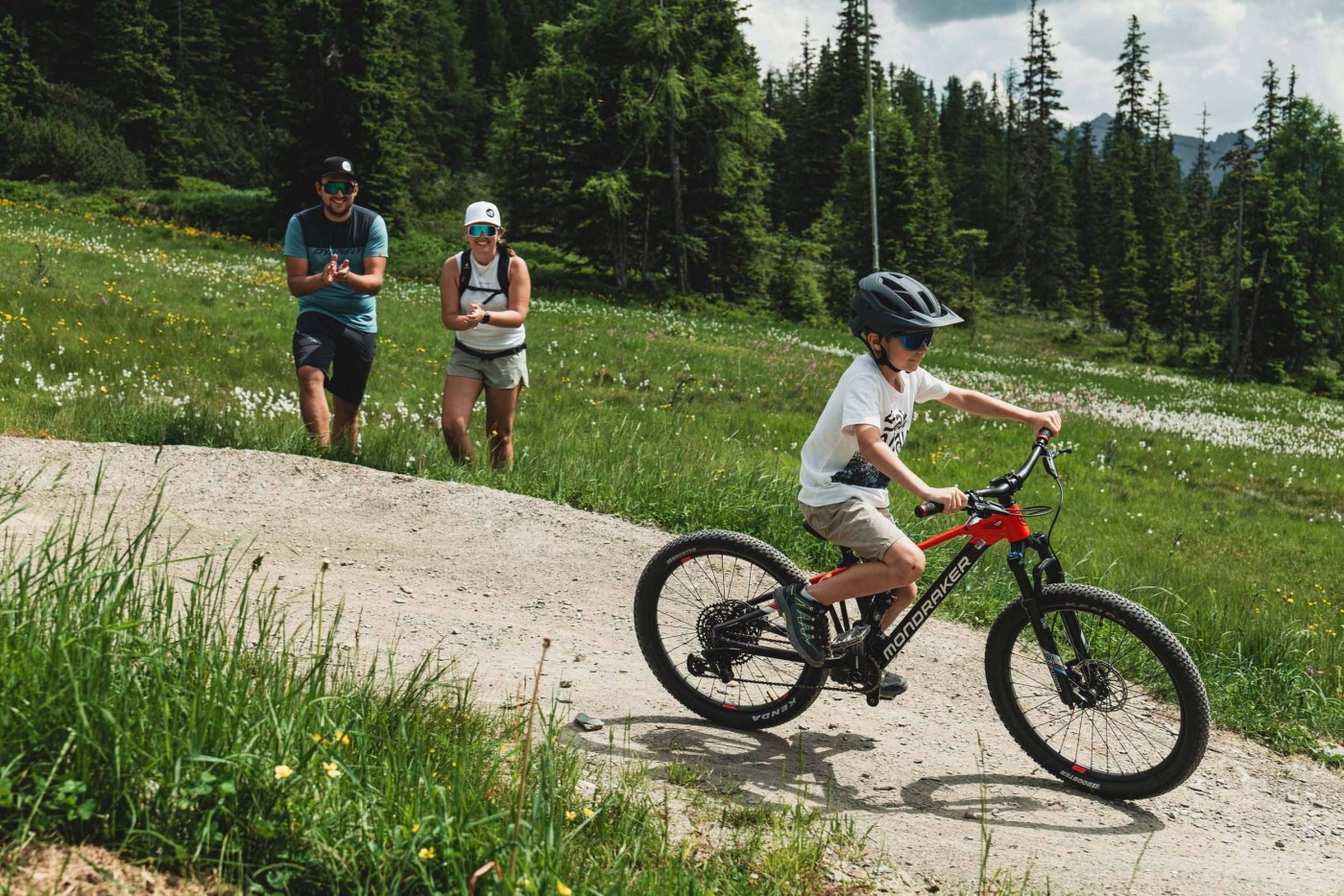 Bub in der Bikearea im Hopsiland