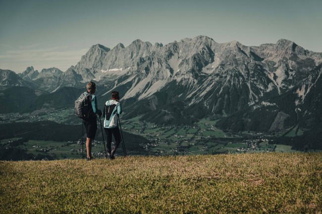 Ausblick auf die Berge auf der Planai