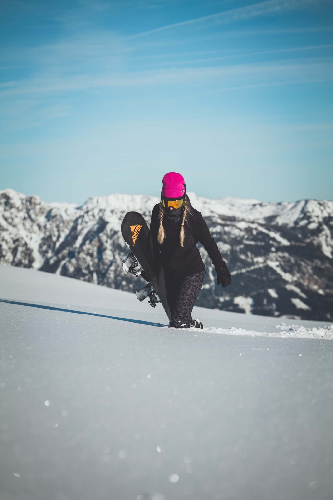 Ski und Snowboard in der Winterlandschaft © Stefan Trocha