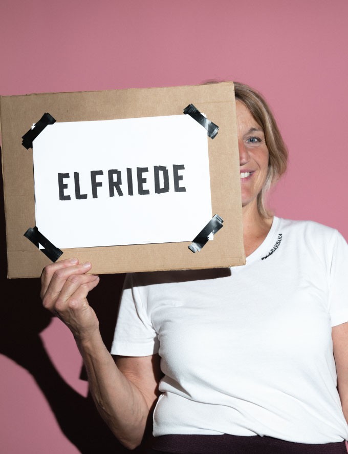 Elfriede mit Grimasse