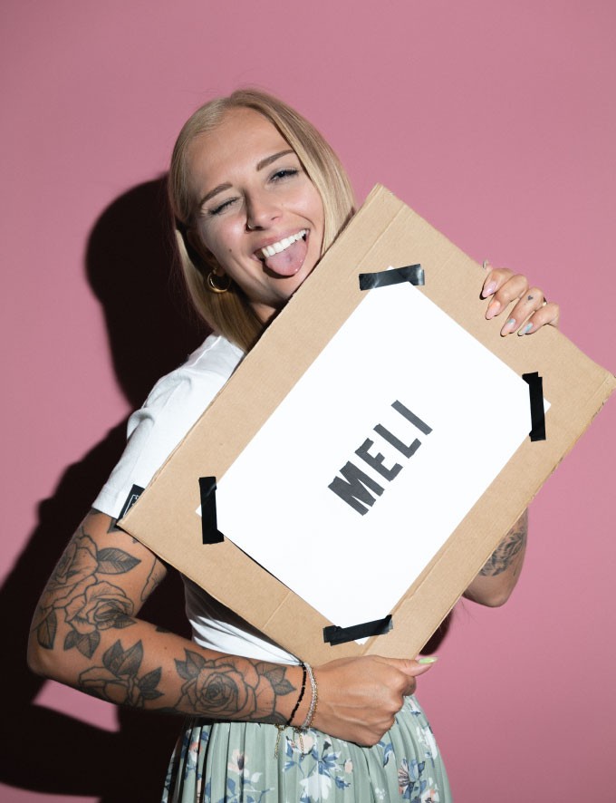 Melanie mit Grimasse