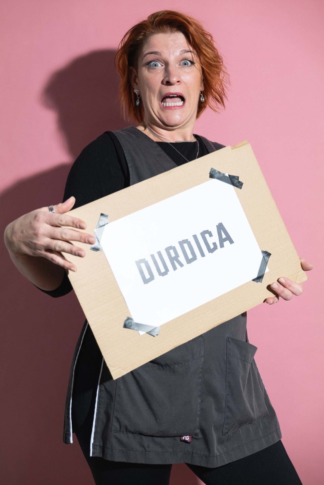 Durdica mit Grimasse